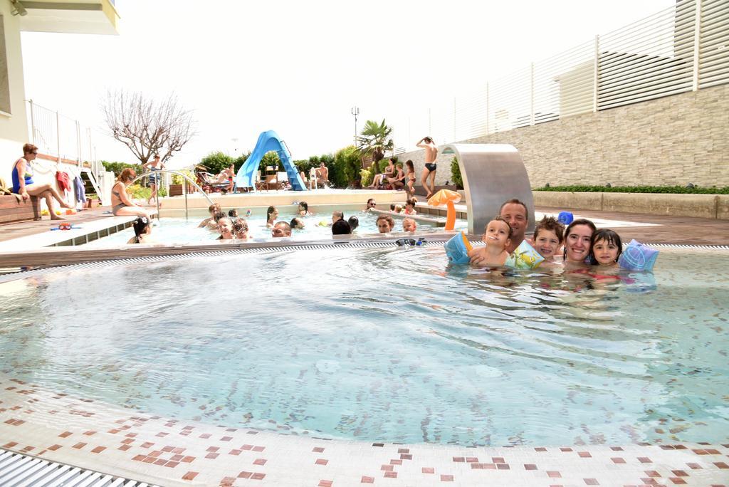 Hotel Fedora Riccione Luaran gambar