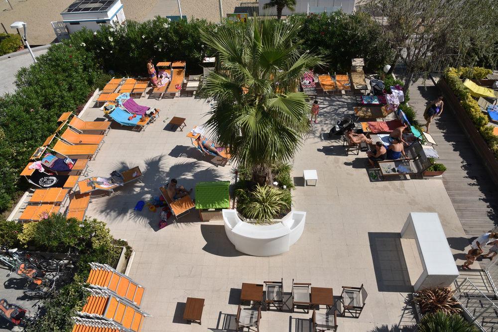 Hotel Fedora Riccione Luaran gambar