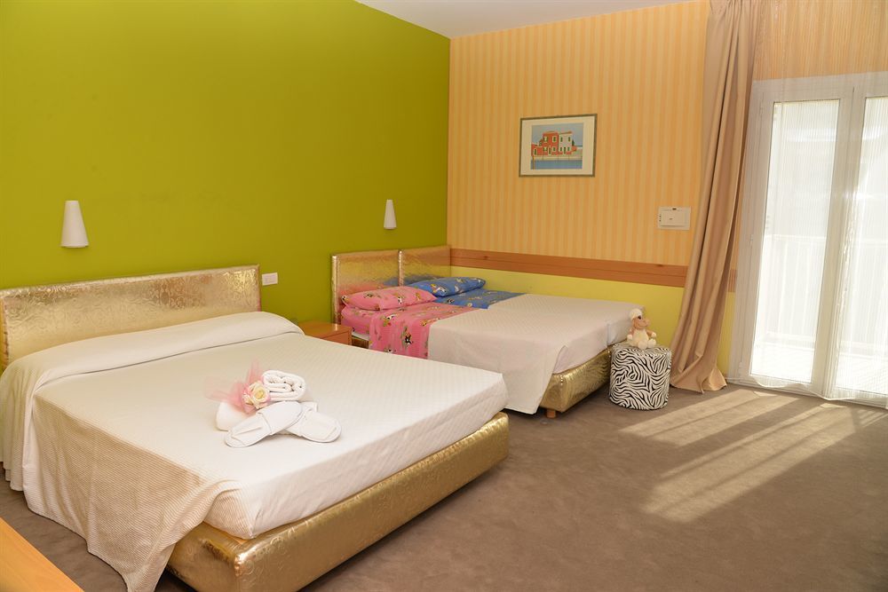 Hotel Fedora Riccione Luaran gambar