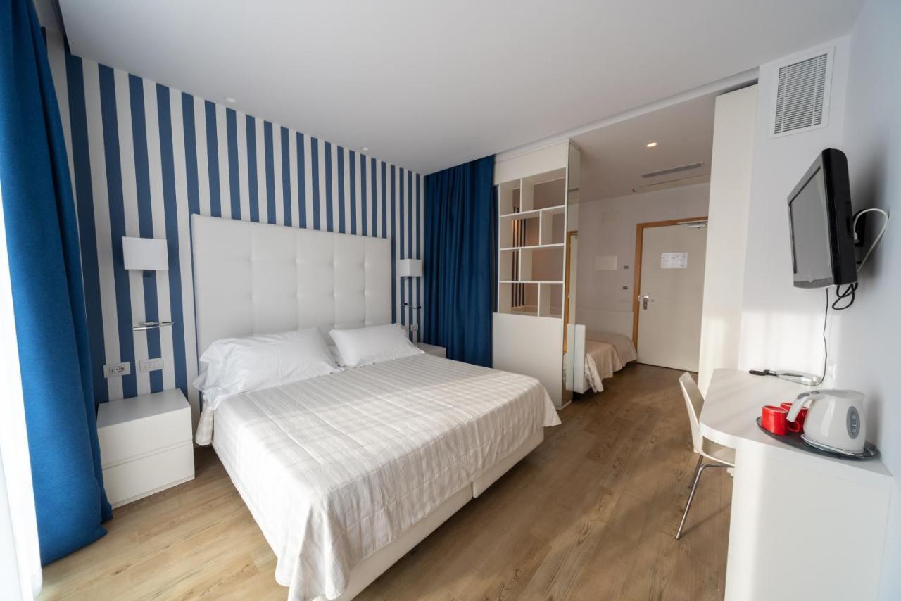 Hotel Fedora Riccione Luaran gambar